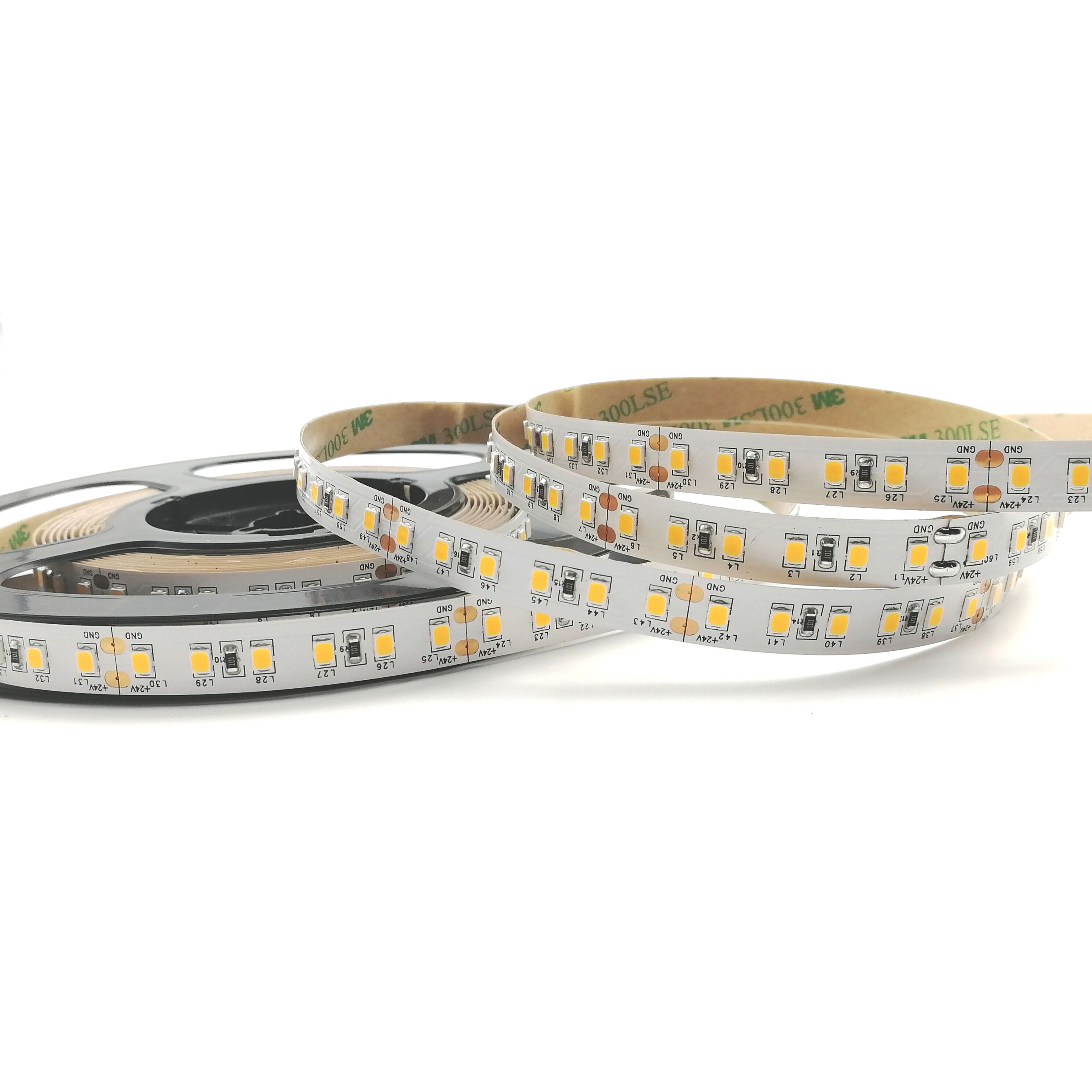 Strip LED IP65 SMD3528 9,6W/m 672L/m 5000K 24V vendu au mètre